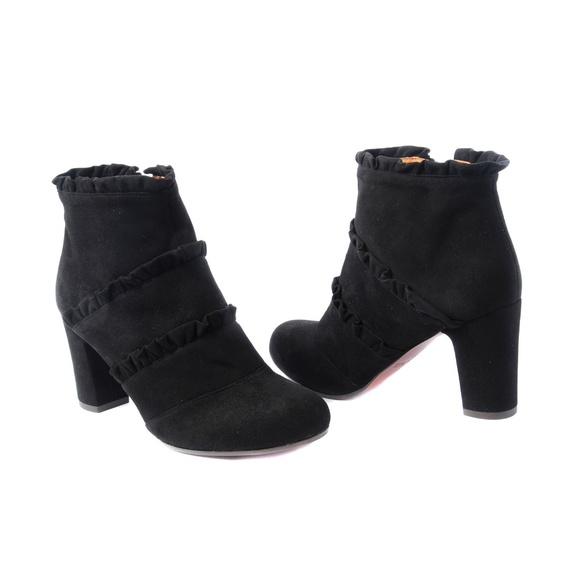 Chie Mihara Ankle boot with Ruffles details in Bla - Picture 4 of 5